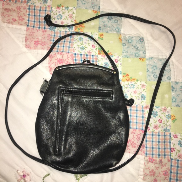 Clearance 🛍 Vintage black small fossil crossbody. - Picture 2 of 7
